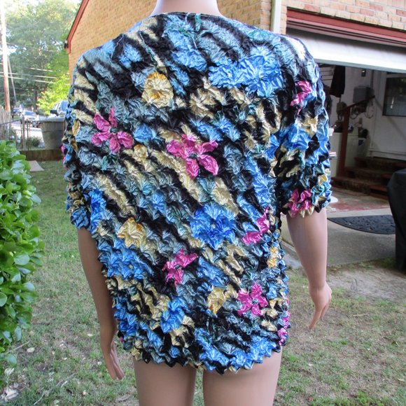 Lady's Shirt; Multi-Colored; Approximate Size S / M - Picture 5 of 7